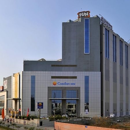 Comfort Inn Tulip Heights Бхатинда Экстерьер фото